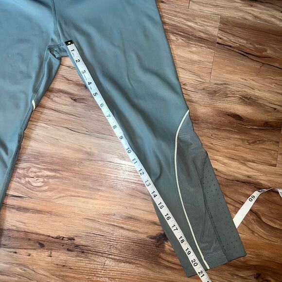 Green Avia High Rise Leggings with Mesh and See Through Design Size Medium - Picture 8 of 8